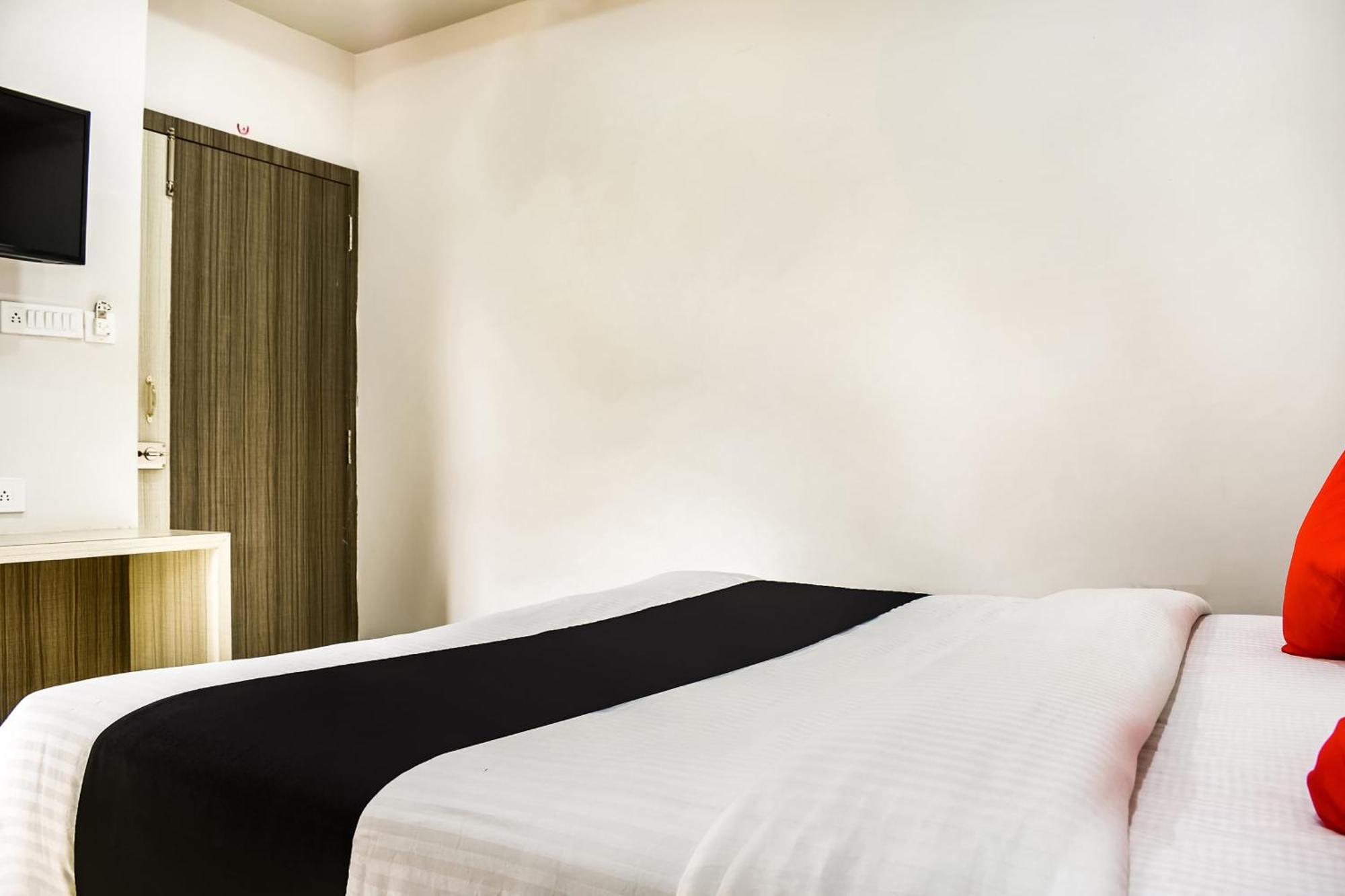 Capital O Jai Adisson Hotel Cuttack Buitenkant foto