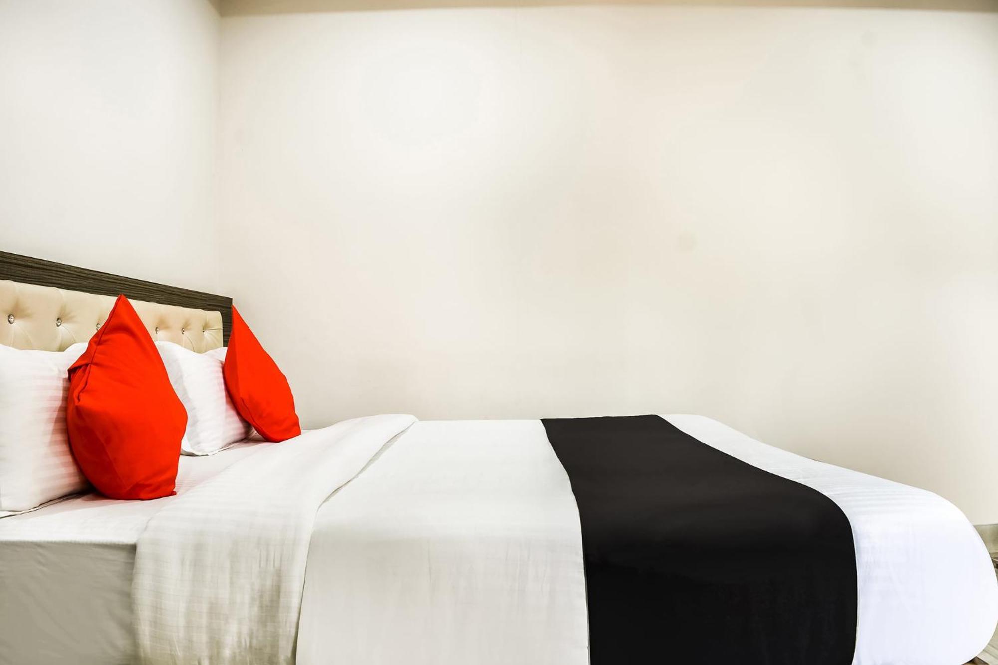 Capital O Jai Adisson Hotel Cuttack Buitenkant foto