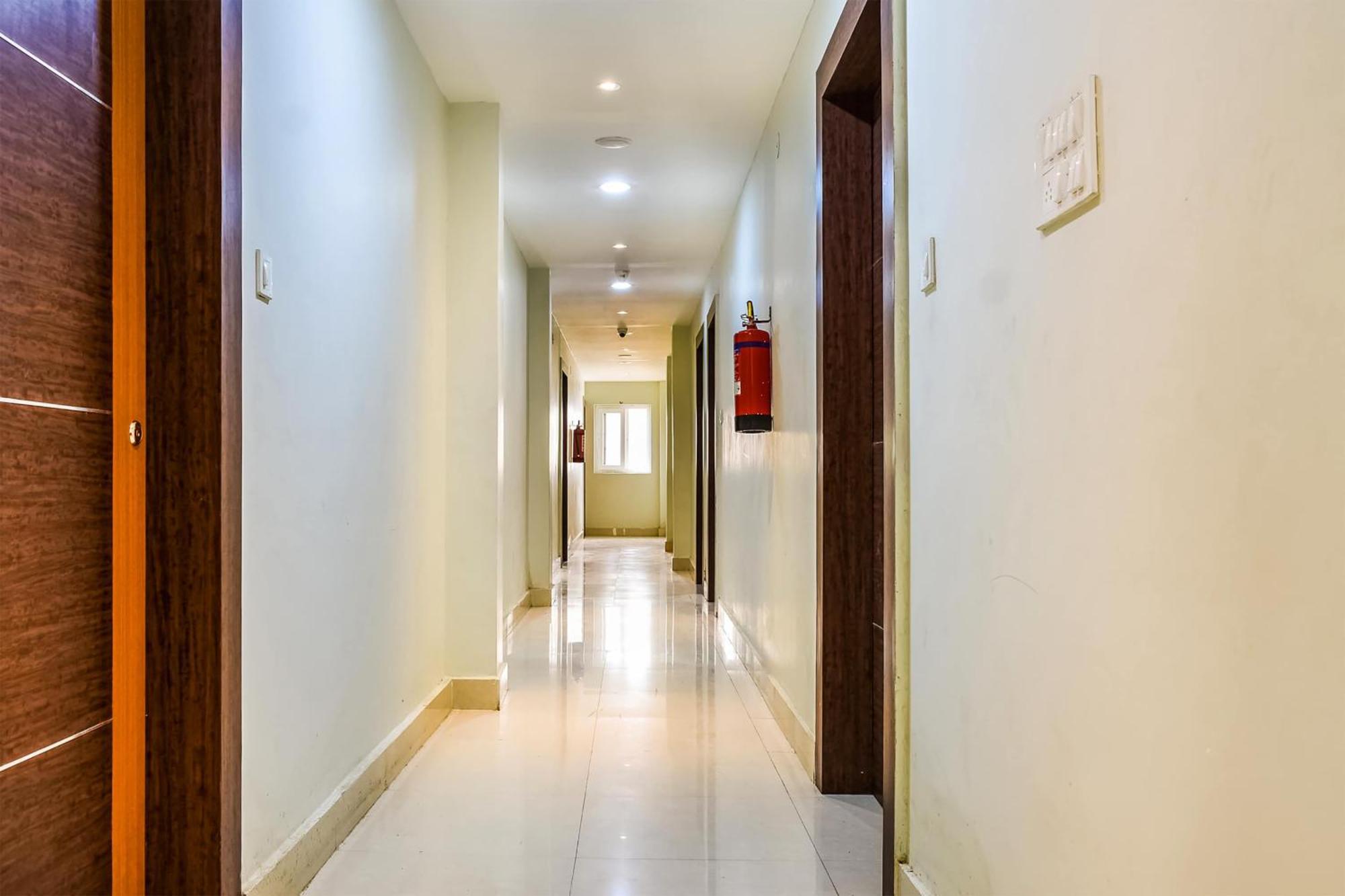 Capital O Jai Adisson Hotel Cuttack Buitenkant foto